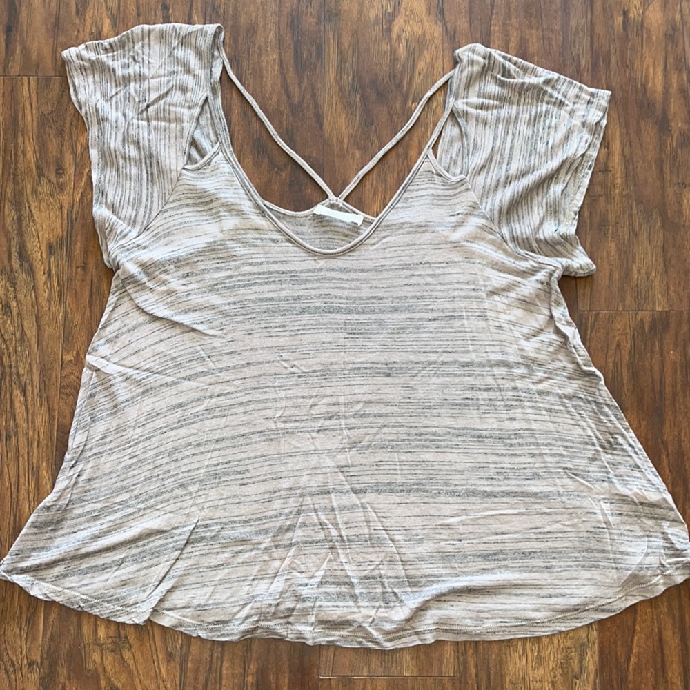 Cute Lush T-shirt! With pretty detail on top!